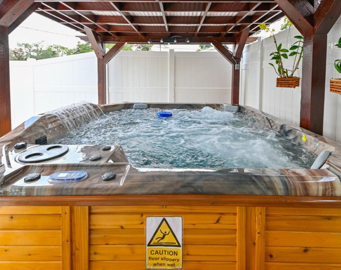Paradise In Brandon With Luxurious 6 Person Spa Екстер'єр фото
